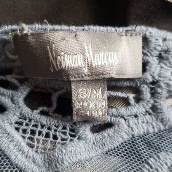 NEIMAN Marcus blouse size Small/Medium - Picture 7 of 8